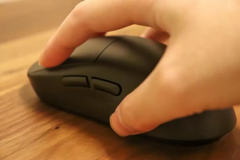 G PRO X SUPERLIGHTでつまみ持ち